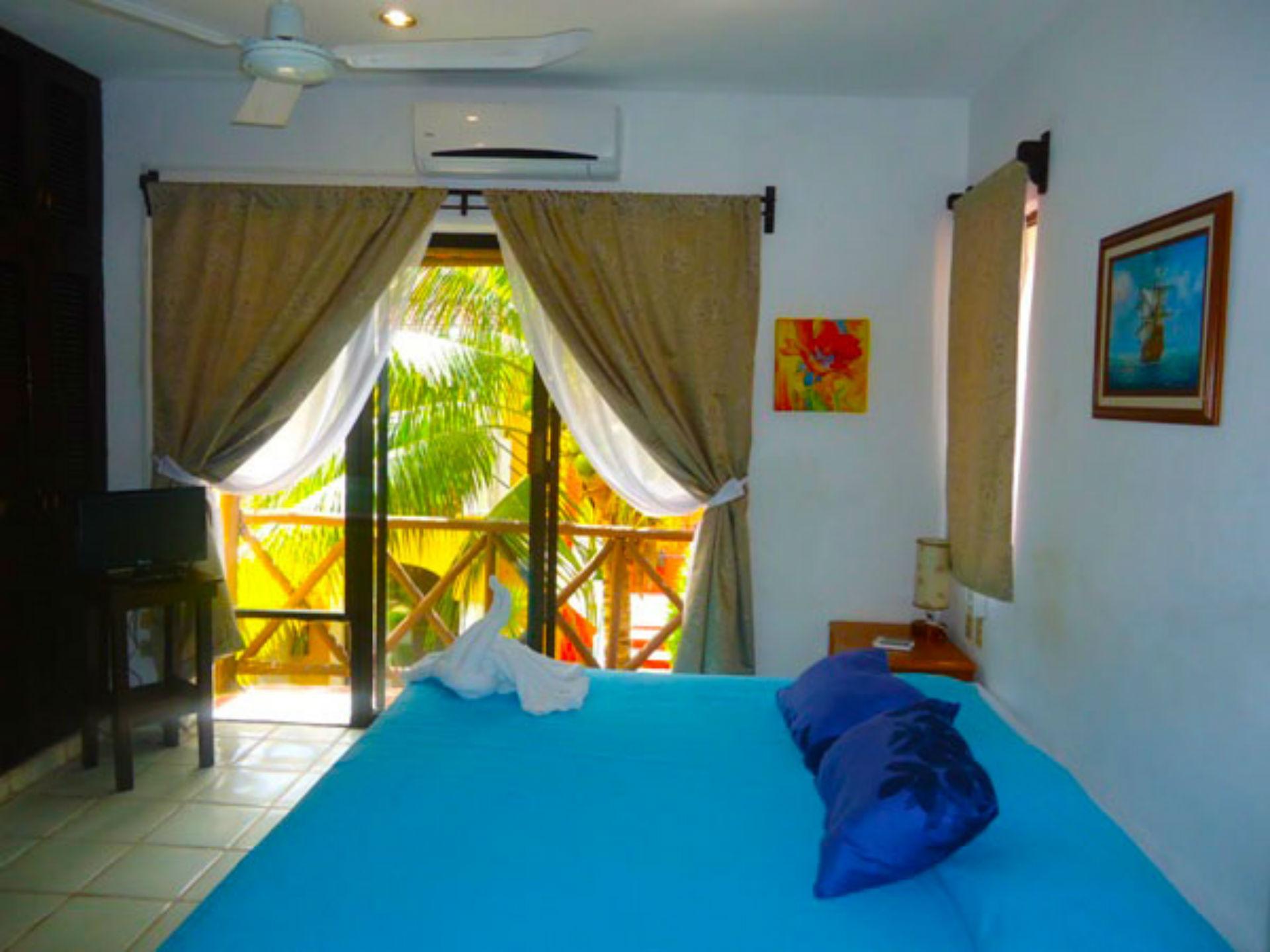 El Acuario Hotel Playa del Carmen Exterior photo